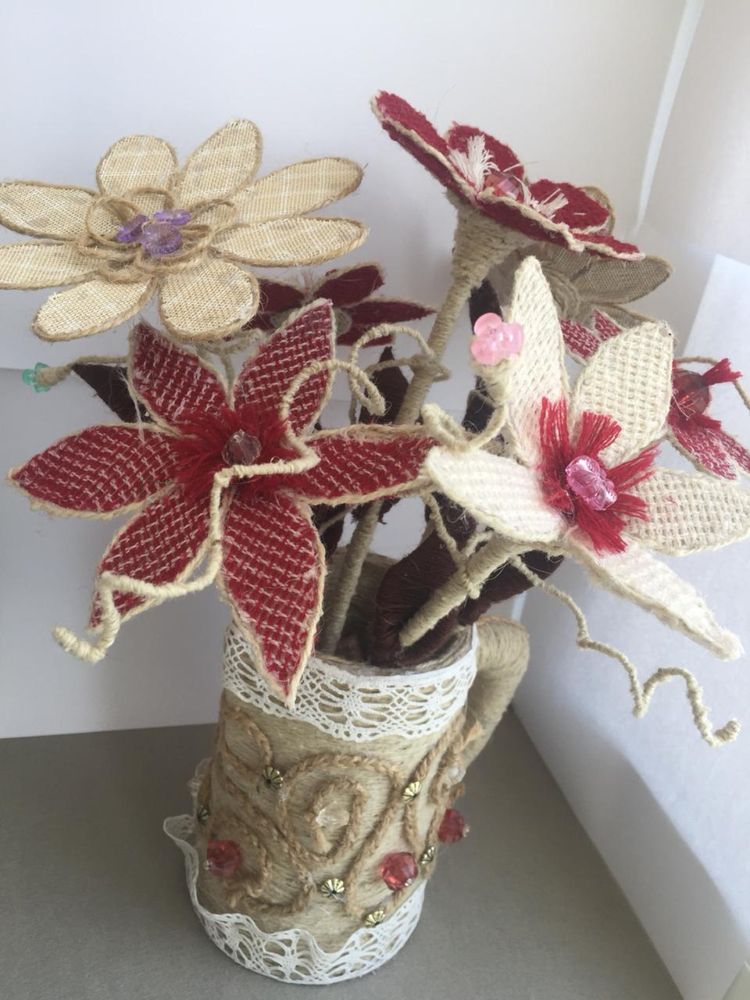 Ваза з квітами з тканини і нитки handmade