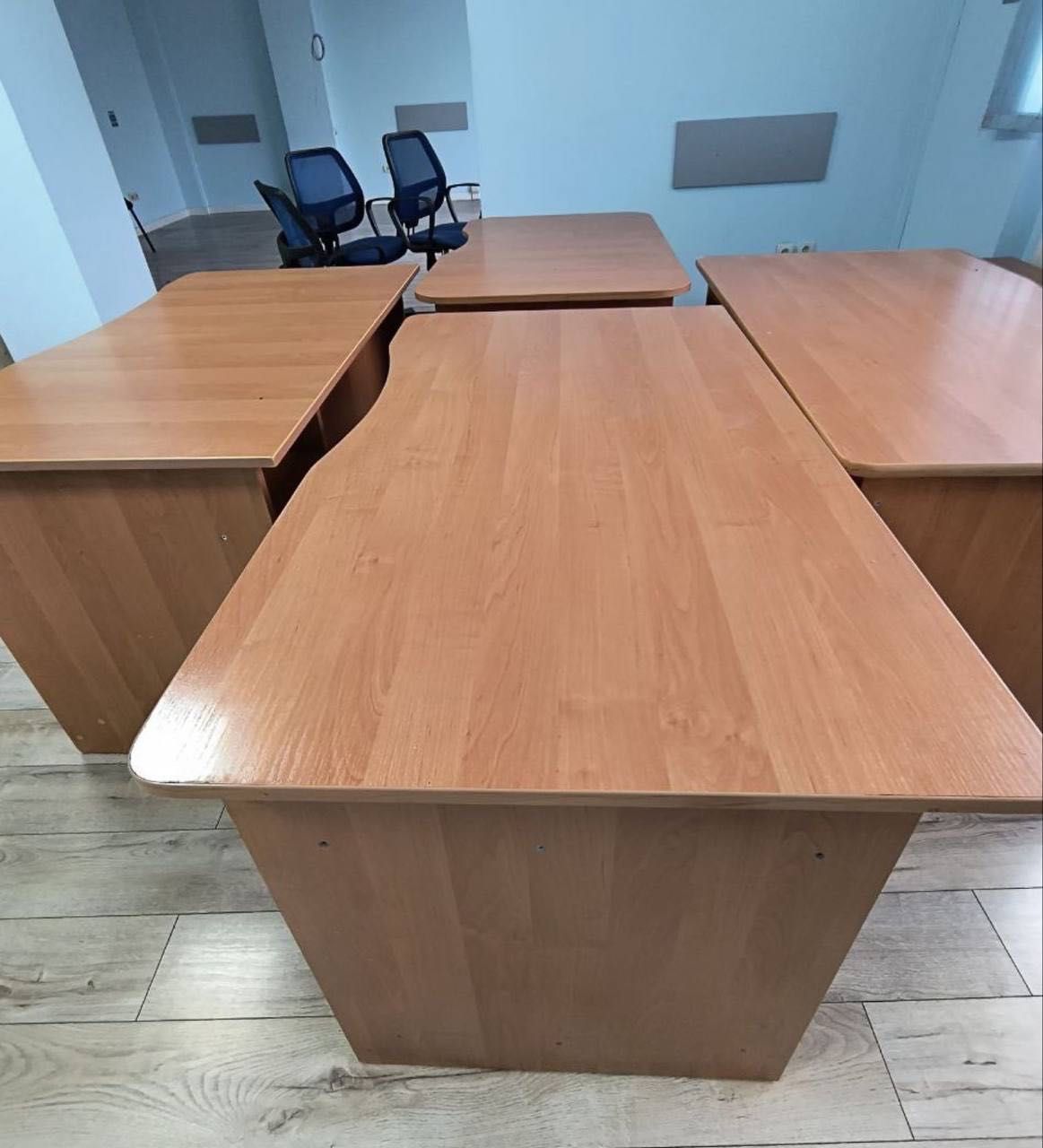 Розпродаж офісних меблів столи  письмові парти лофт компʼютенрні
