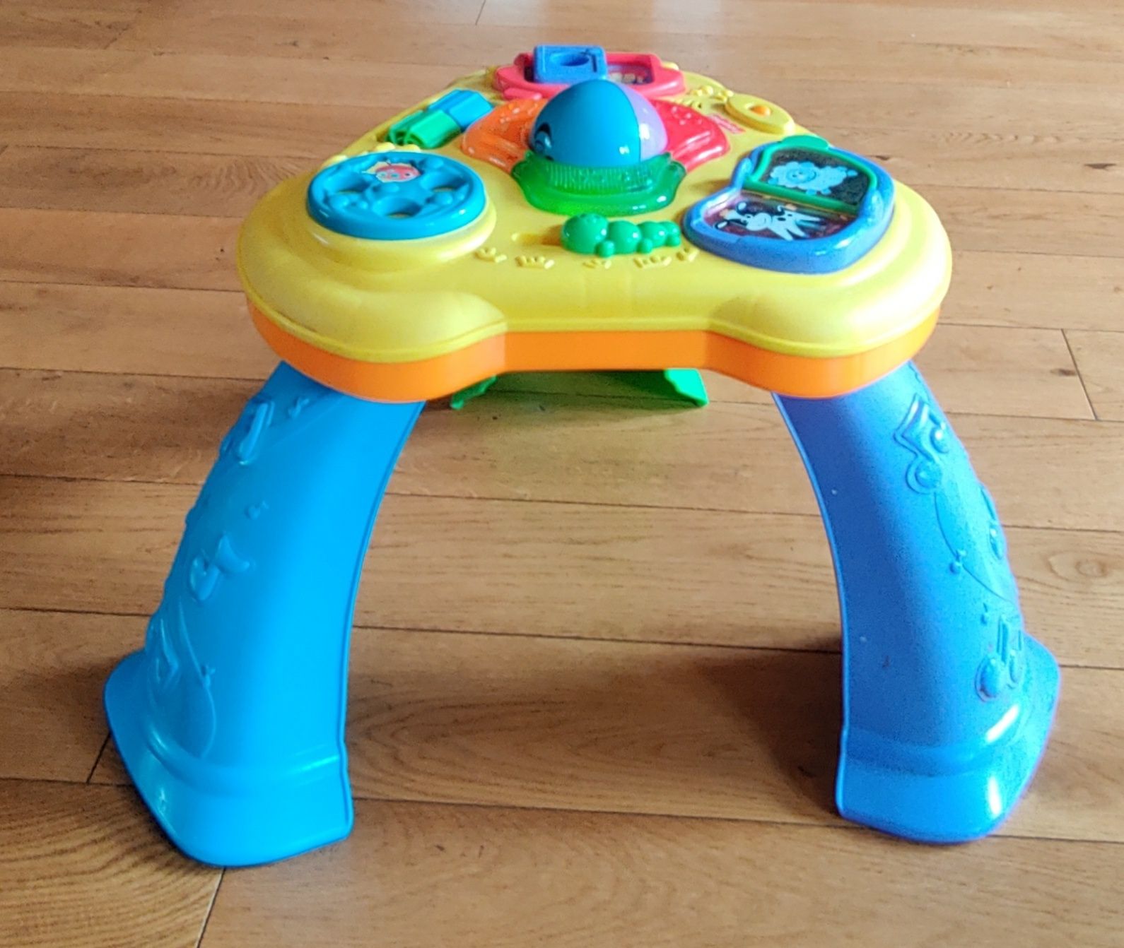 Stolik Fisher Price manialno-edukacyjny