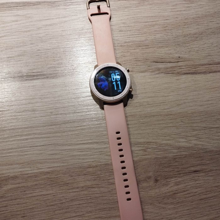 Różowy zegarek smartwatch Amazfit GTR 42mm