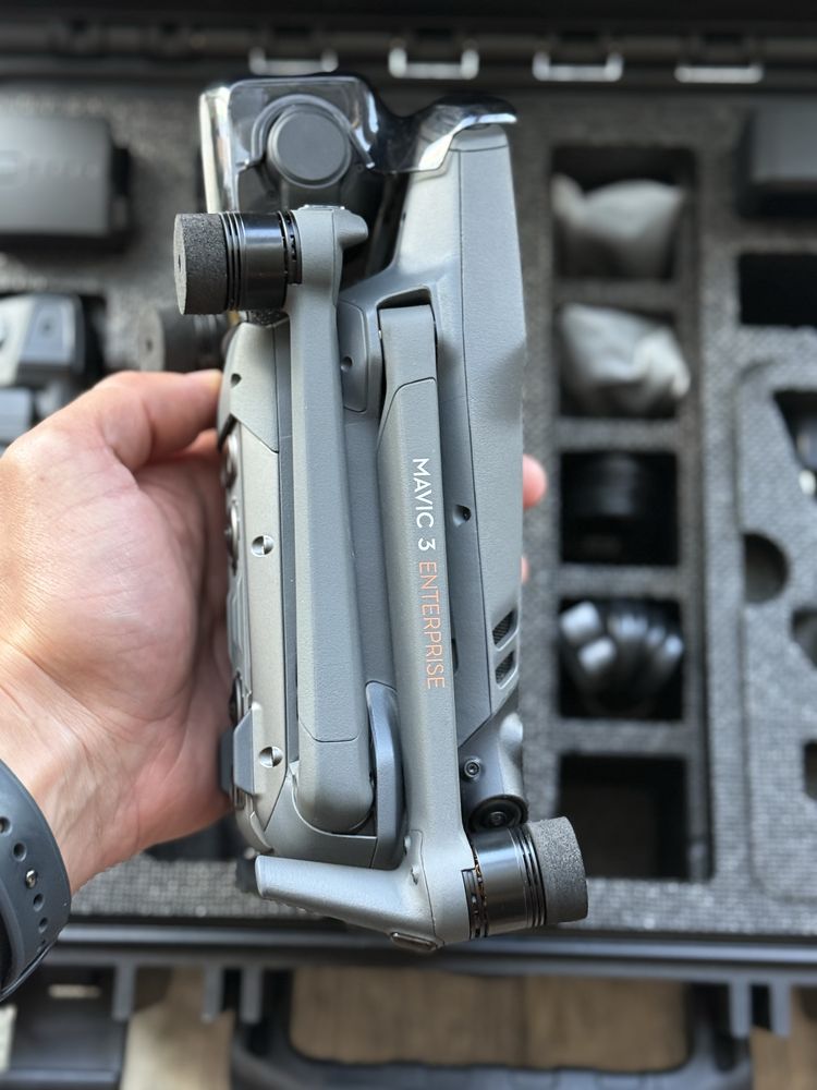 Квадрокоптер DJI Mavic 3 t