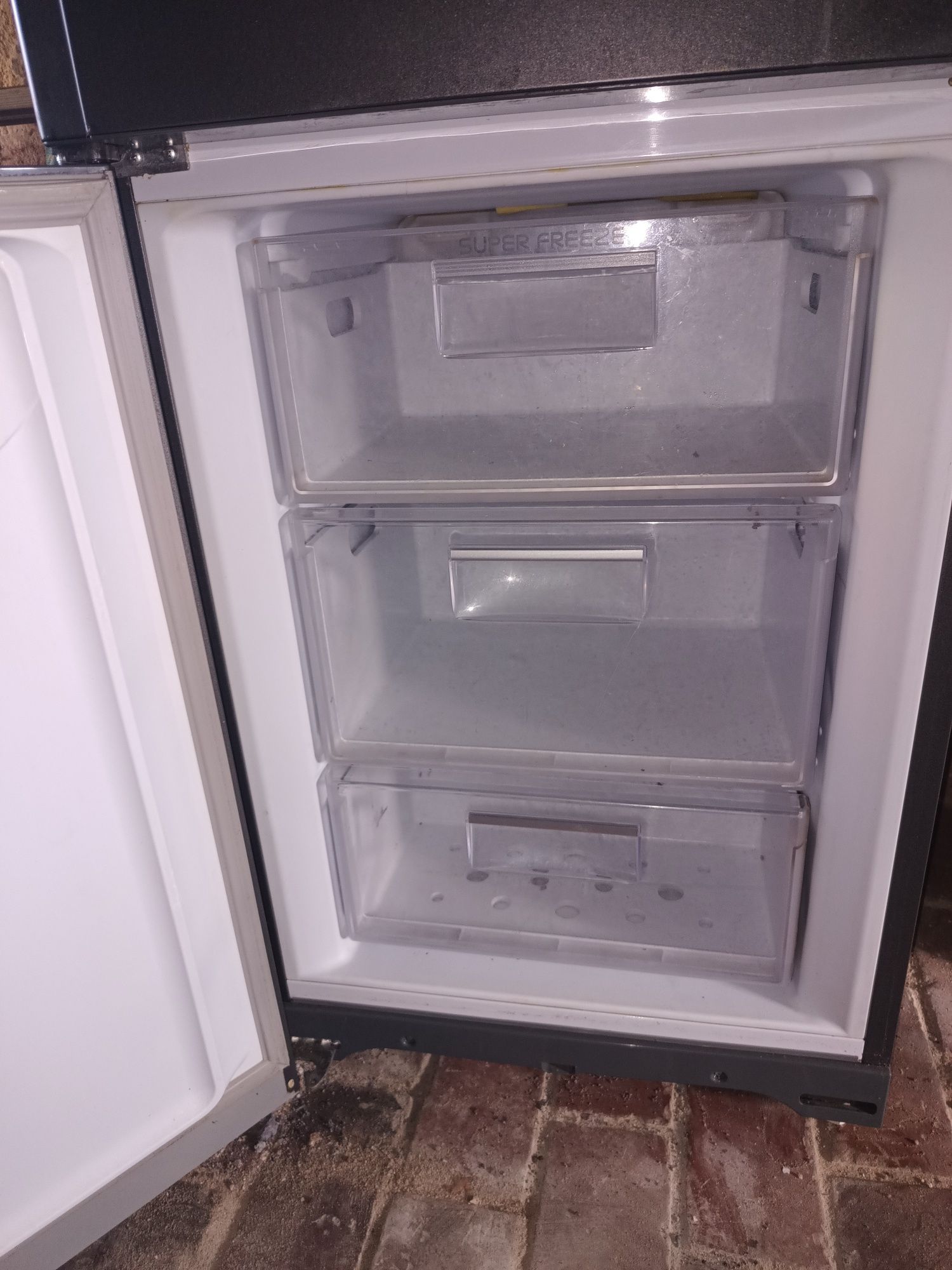 Lodówka hotpoint nie chłodzi