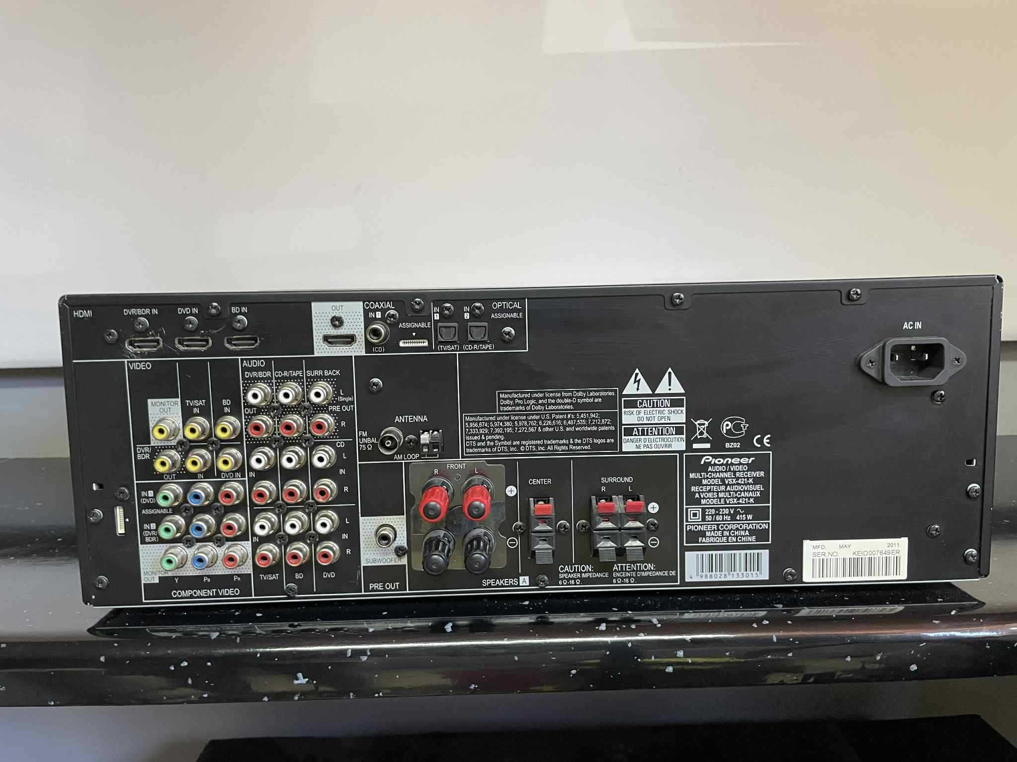 Amplituner Pioneer VSX-421 z oryginalnym pilotem