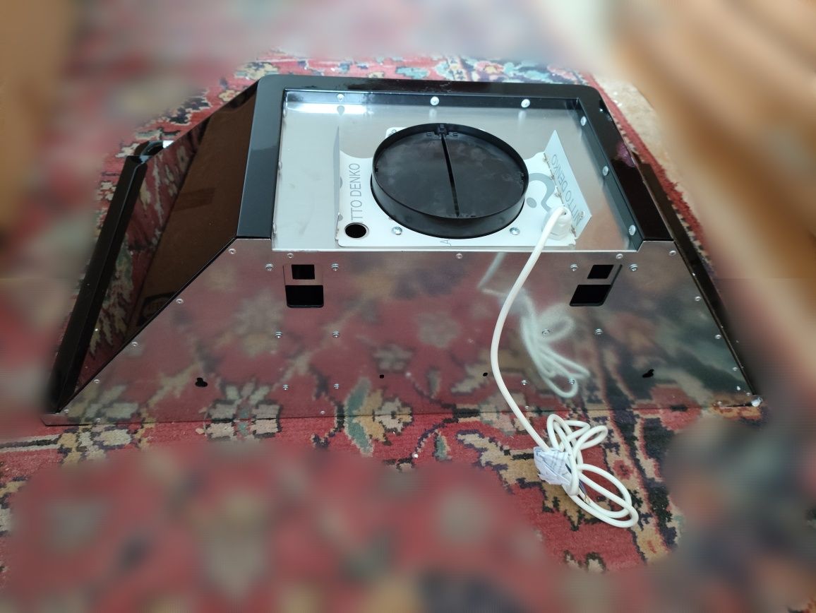 Okap przyścienny SMEG 90 cm szer KT90BLE linia Victoria