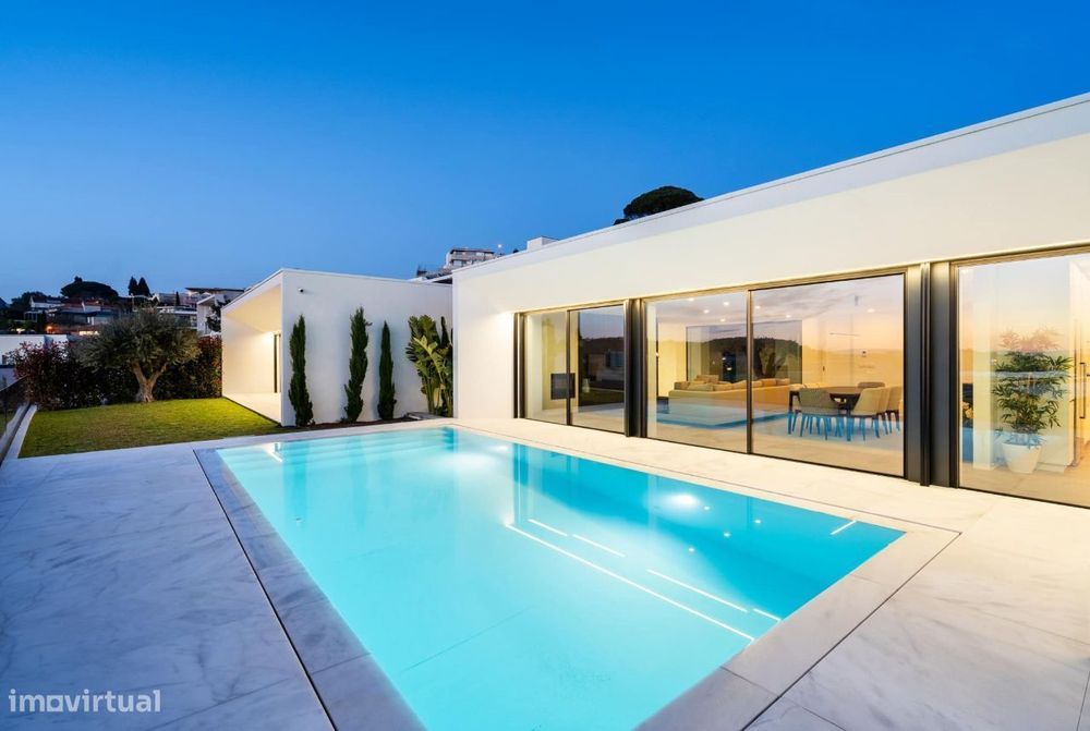 Moradia V3+1 com Piscina e Vista Deslumbrante sobre a Cidade