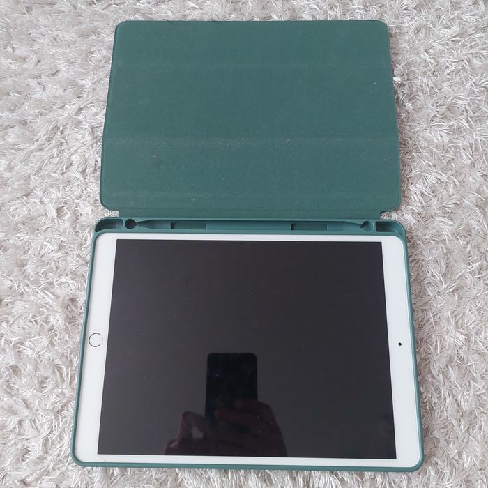 Планшет IPad air 3 поколфння БУ +чохол+стилус