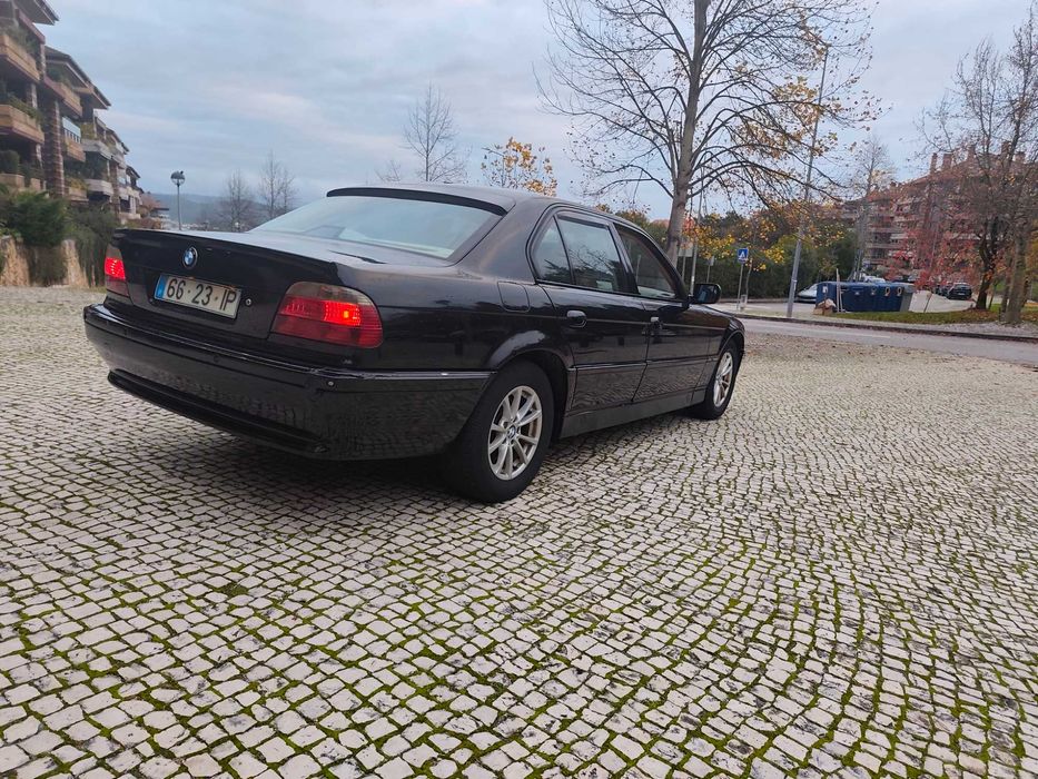 BMW série 7 E38 725 TDS