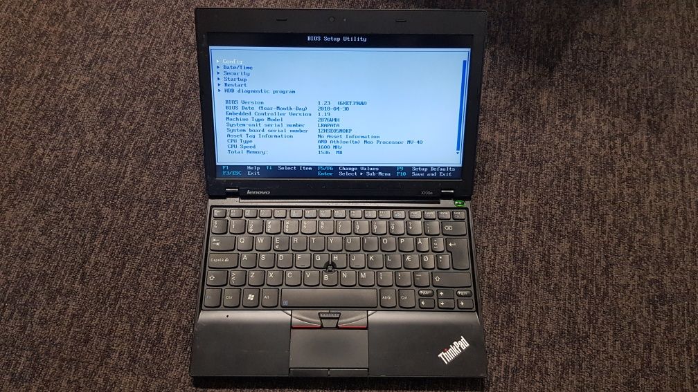 Mini laptop lenovo X100e