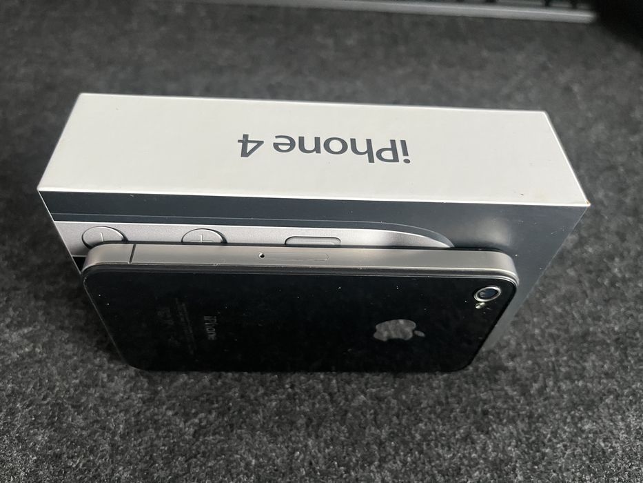 iPhone 4 8GB com caixa original