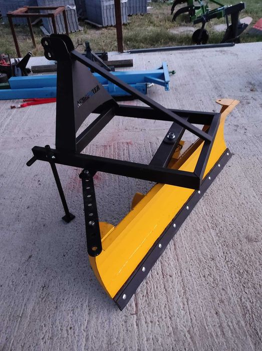 Nowy pług/ do śniegu obracany na tył ciągnika solidny producent