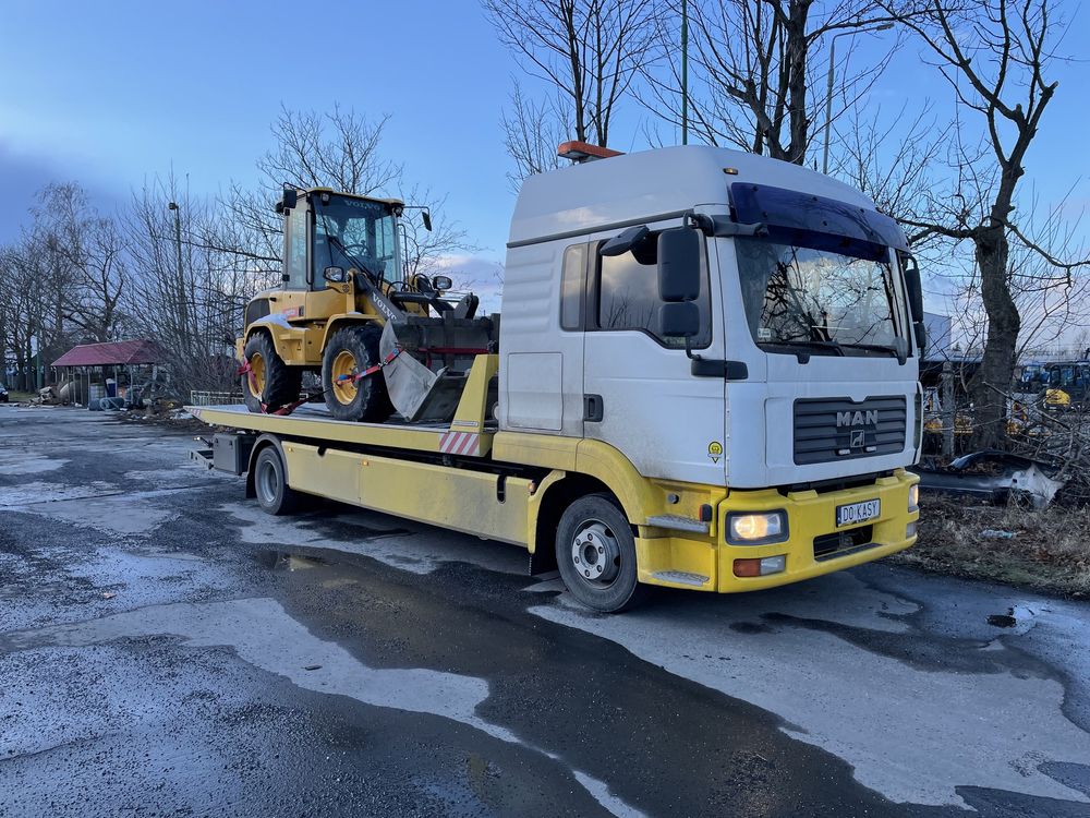 Pomoc drogowa S8 , Oleśnica transport maszyn rolniczych , laweta