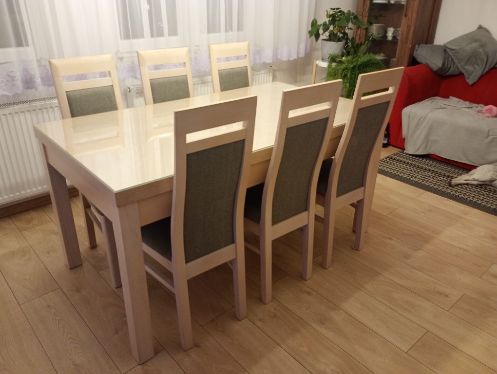 Stół rozkładany plus 6 krzeseł