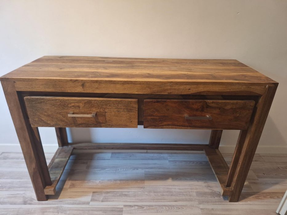 Komody, reagał i konsola