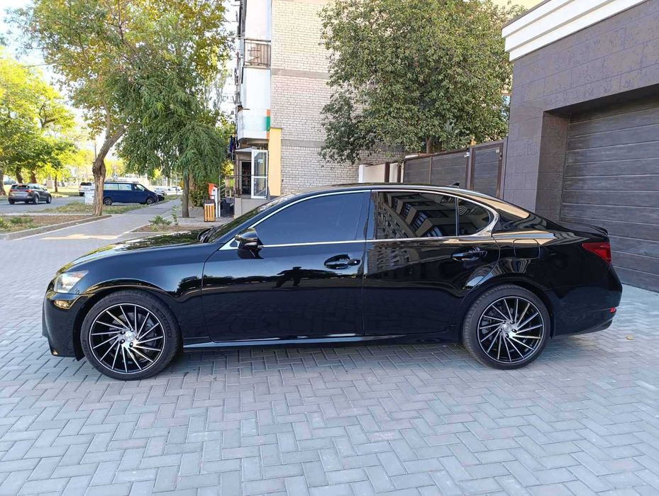 Lexus GS 350 2014 року 3.5 л. /бензин