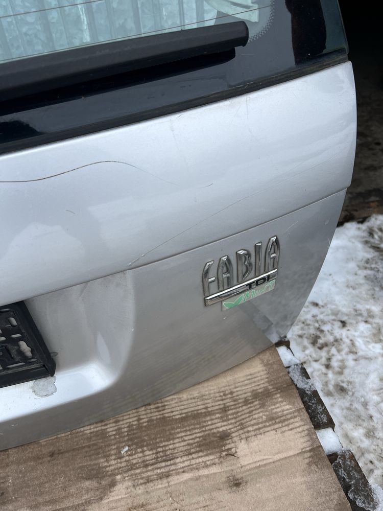 Кришка багажника Skoda Fabia / Шкода Фабія універсал
