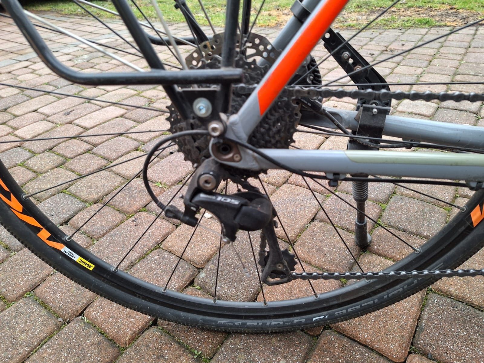 Cube cross race pro gravel