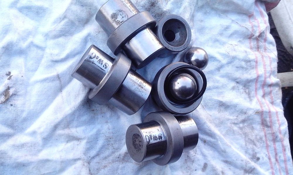 ЛуАЗ Шкворни . Шкворня. Шкворень. Шар. Втулка. Оригинал.