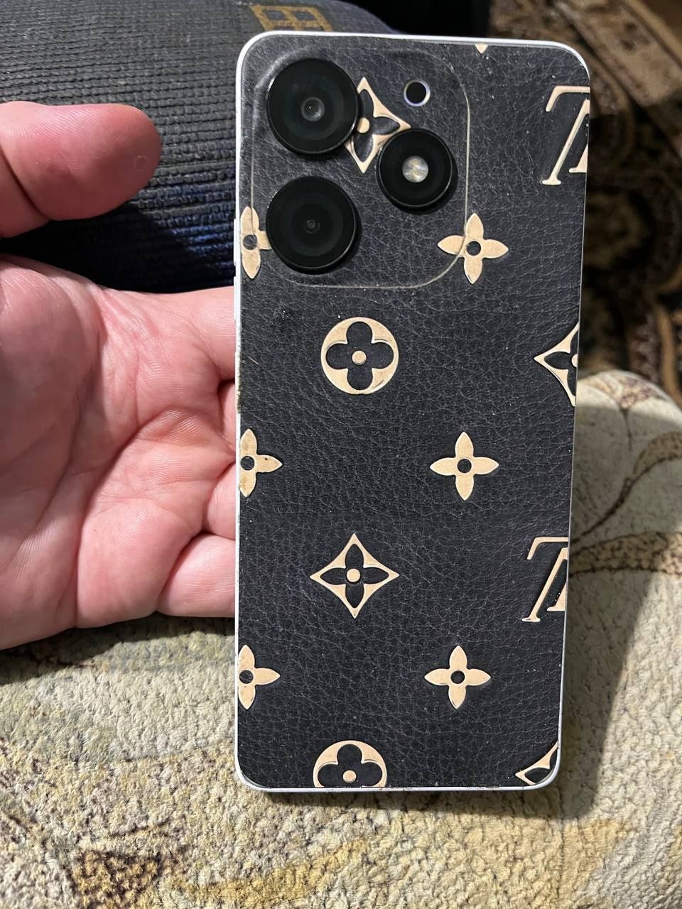Продам телефон Tehno Spark 10 pro