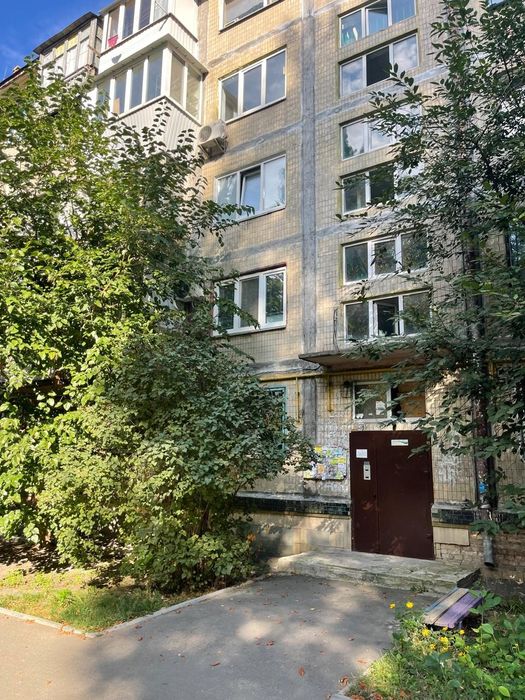 Оренда 2 кімнатної квартири.  Метро Нивки