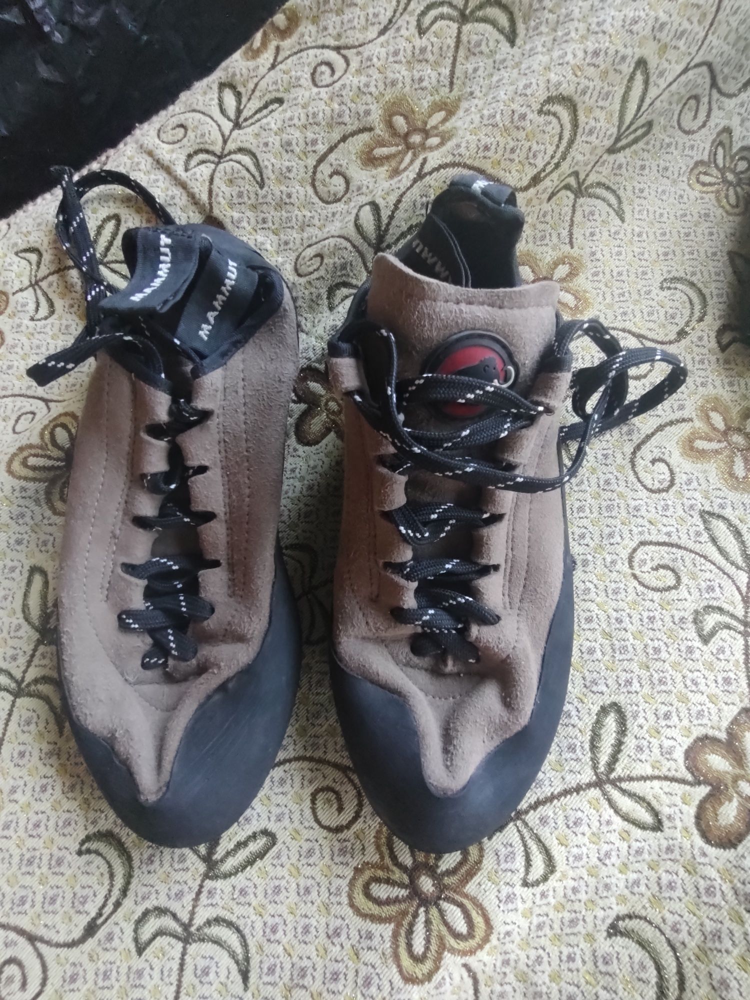 Скельне взуття розмір 40 Mammut