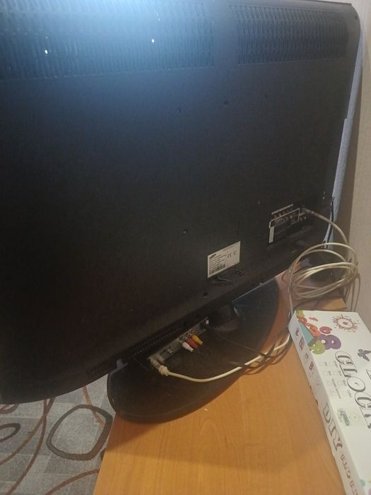 Продам телевізор Самсунг, діагональ 94 см