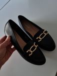 Nowe czarne buty mokasyny ze złotym łańcuszkiem r. 37