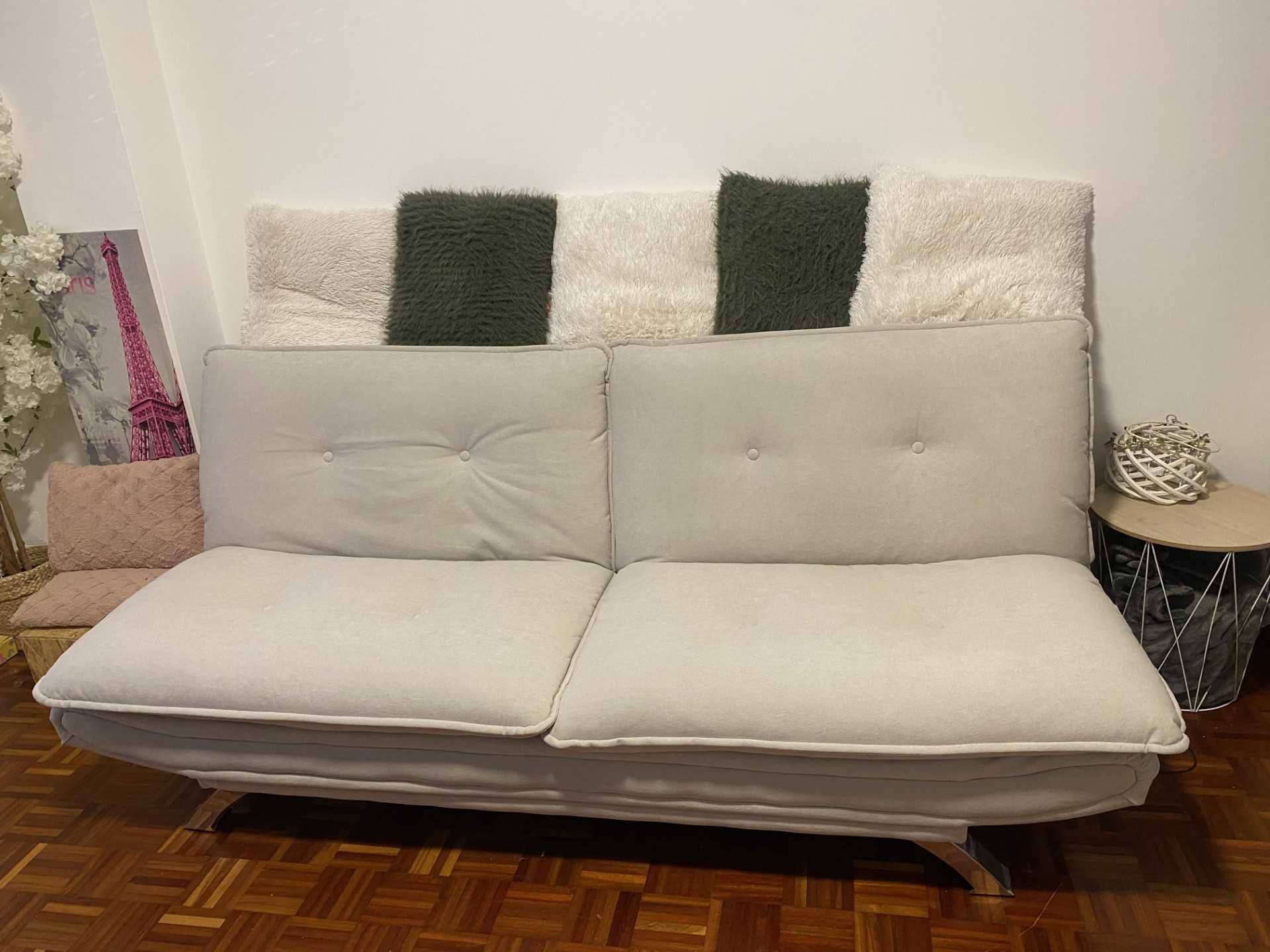 Sofá/sofá cama. Novo