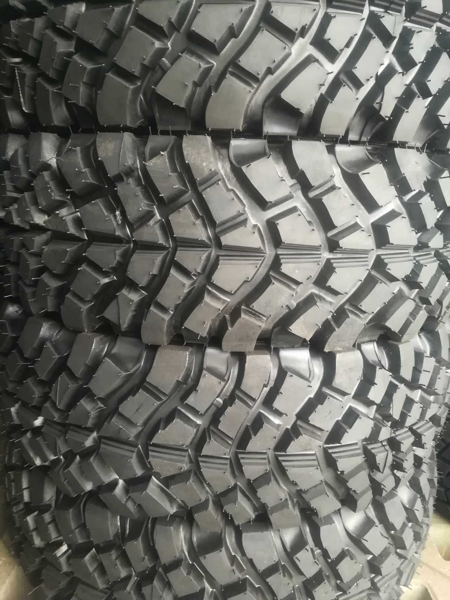 Opony 225/70r15 TERENOWE 4x4 Bieżnikowane