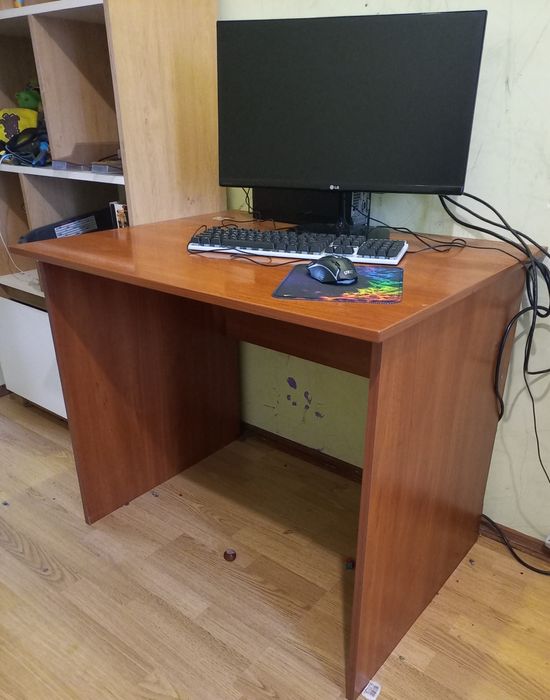 Компактний рабочий стіл,  кутовий,  стіл прямий, парта  для школярів