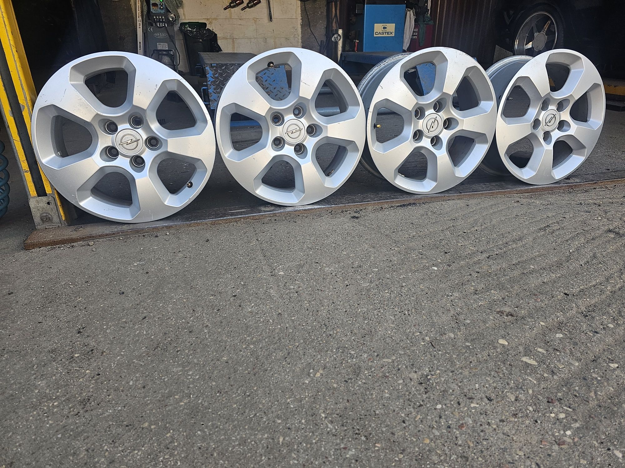Felgi Aluminiowe Opel Meriva R16 5x110 ET37-6.5J
