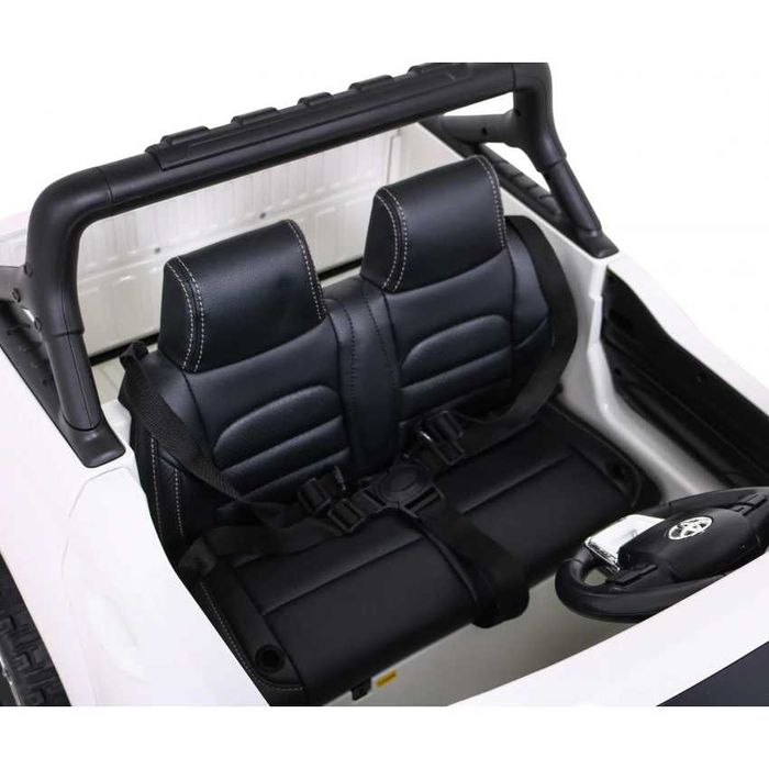 Auto na akumulator 4x4 Pojazd Toyota Hilux samochód dla dzieci