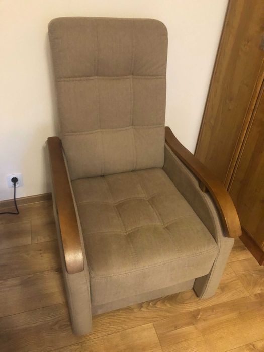 Komplet wypoczynkowy w bardzo dobrym stanie - wersalka, sofa, fotel