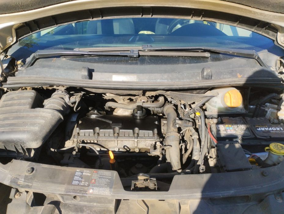 Форд галаксі 2004 року , 1.9 тді 275000 тис. 2800$