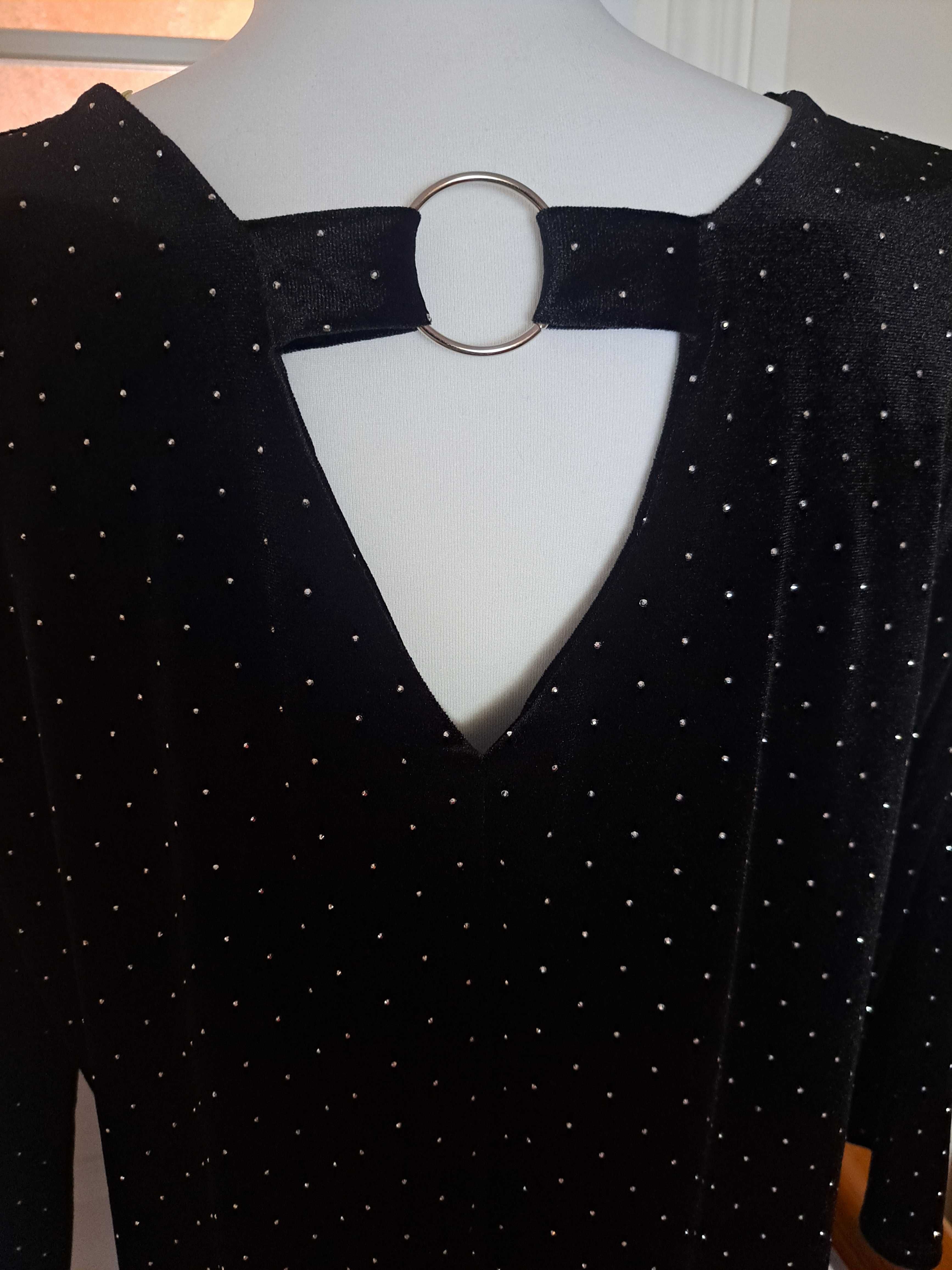 Elegancka welurowa sukienka