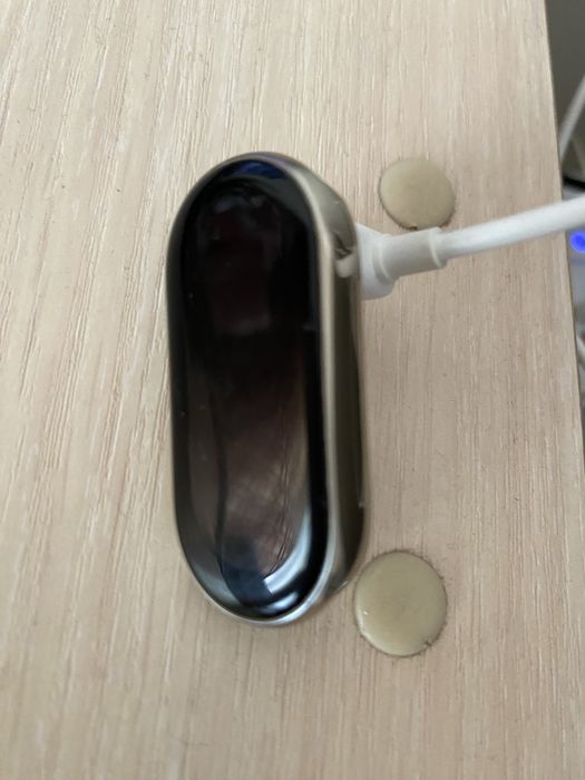 Mi band 8 не працює