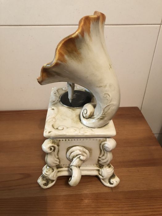 Porcelana  Italiana Decorativa ano 77