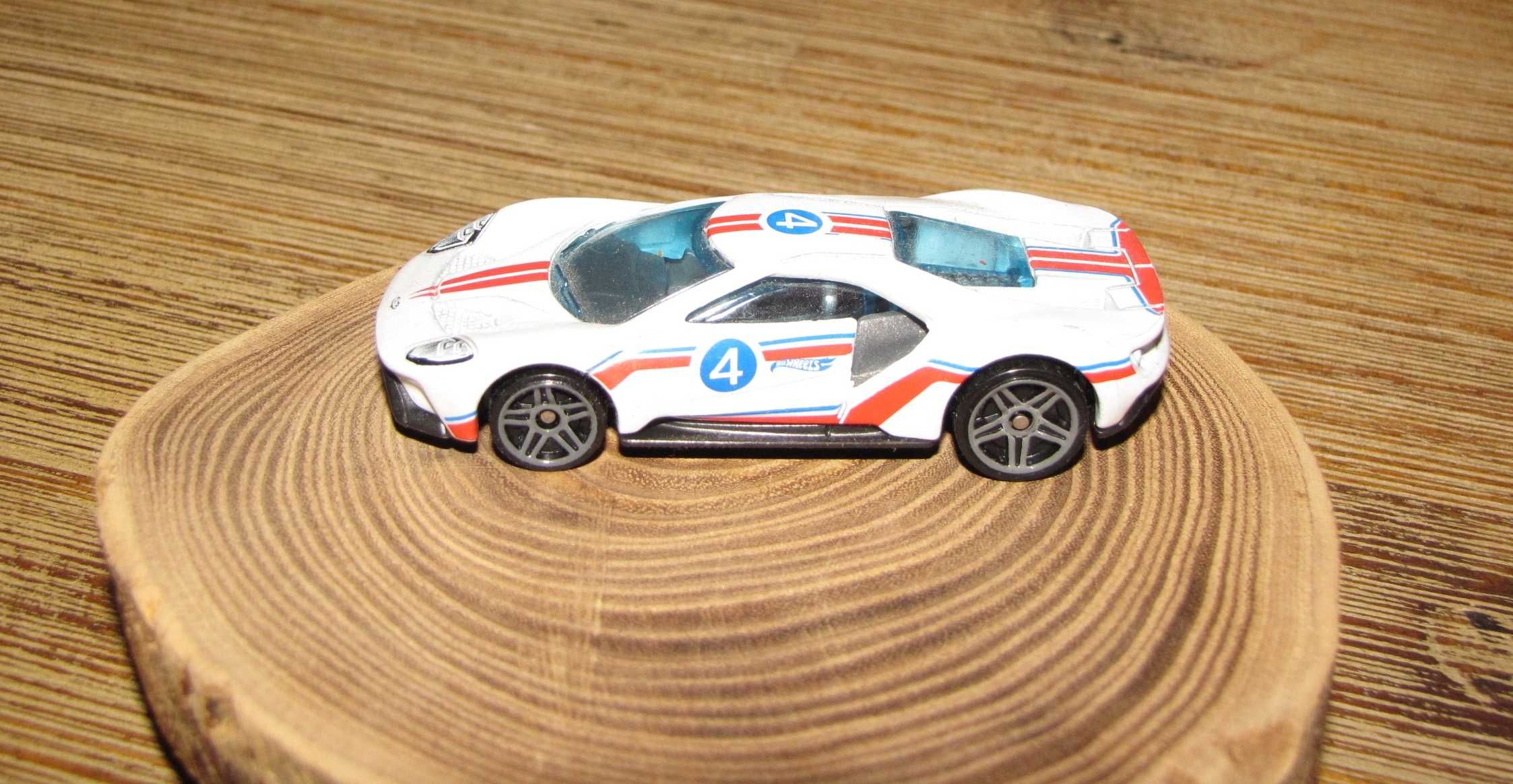 Детская коллекция. Модель спортивного автомобиля FORD GT '17,  Mattel