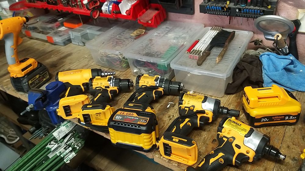 Lampa funkcyjnacdewalt