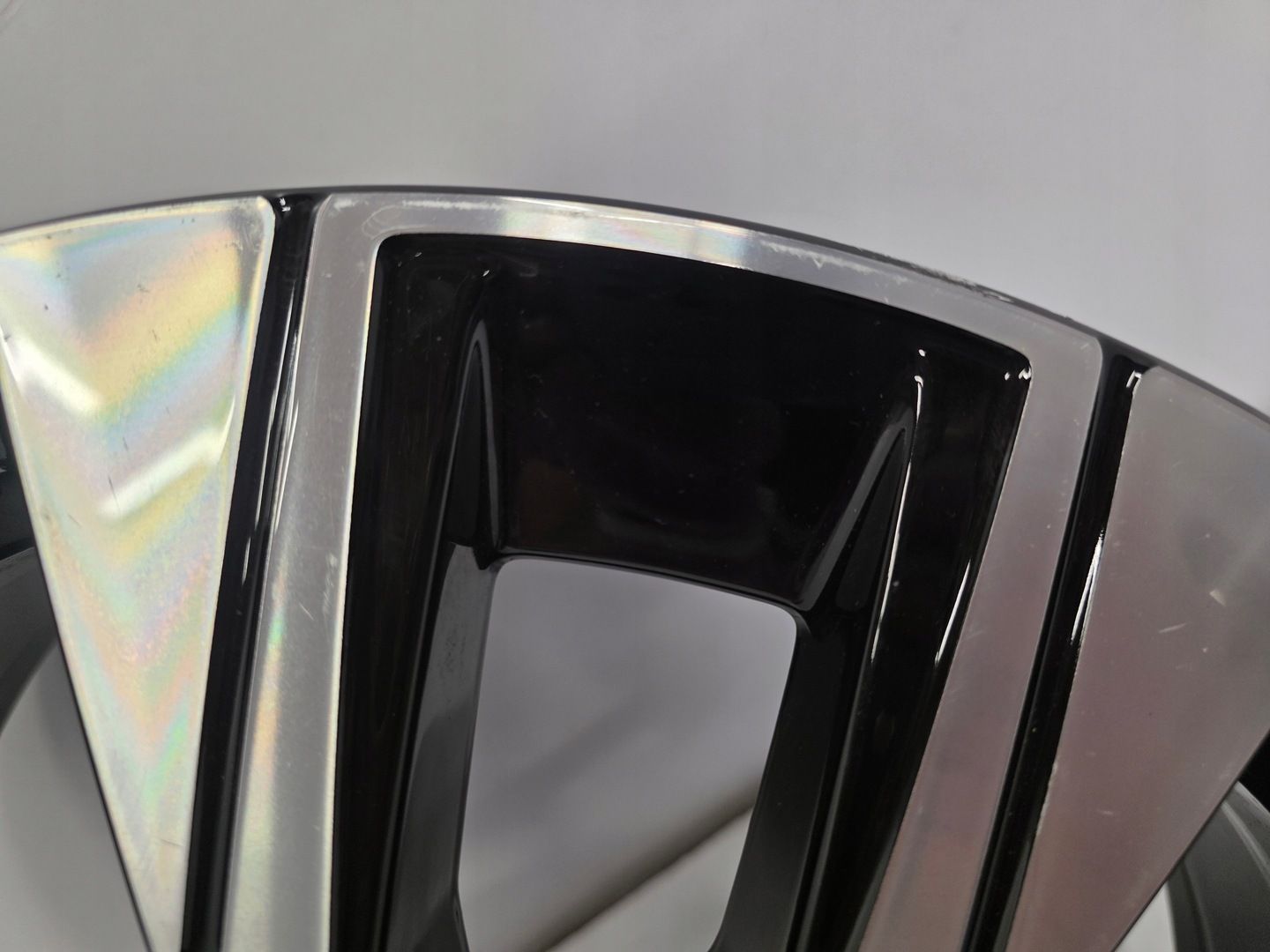 Felga Volvo XC60 II XC90 II XC40 S90 V90 7,5x19 ET50,5