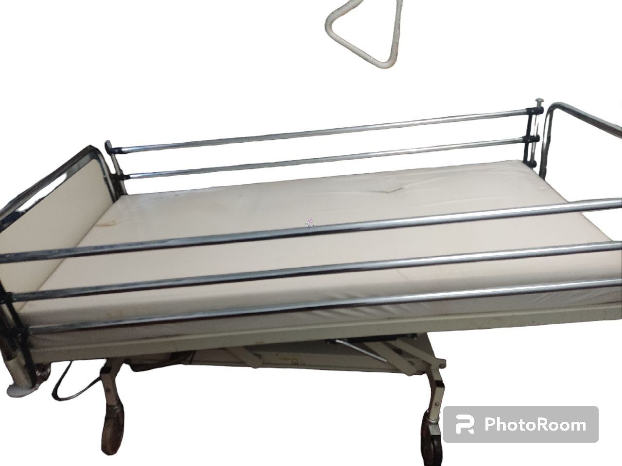 Медицинская кровать,кровать для инвалидов.