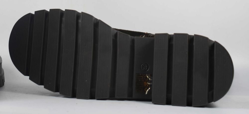 Nowe zamszowe botki Inuovo roz. 39