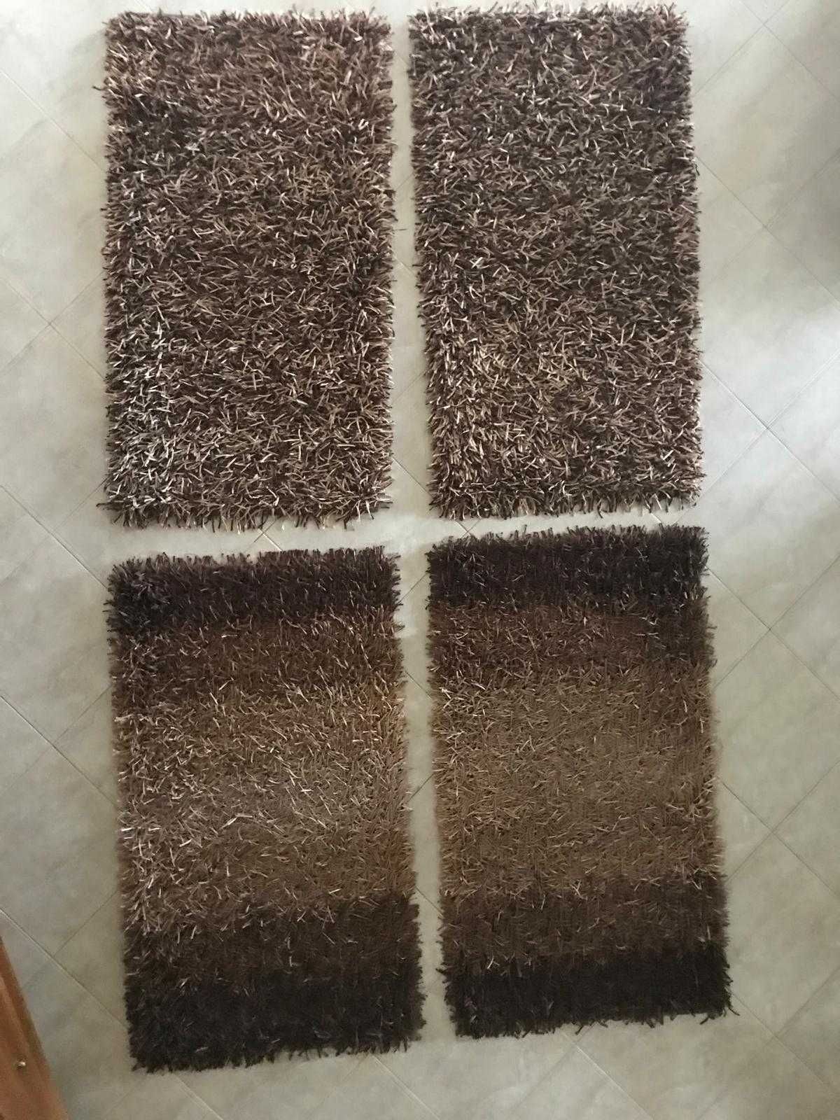 conjunto completo de 4 Tapetes Castanhos (150x85 cm) por 20€