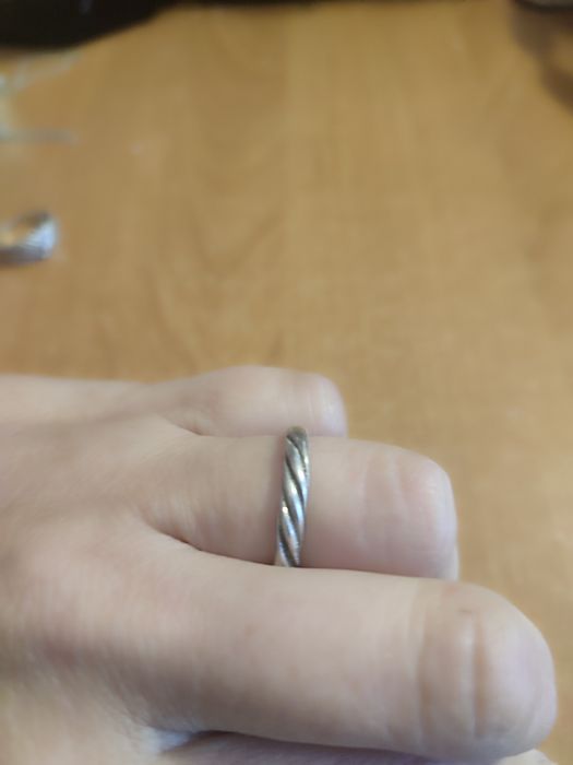 Продам срібні каблучки.