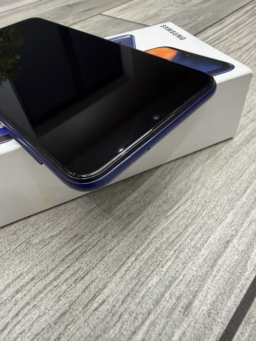 Смартфон Samsung A10