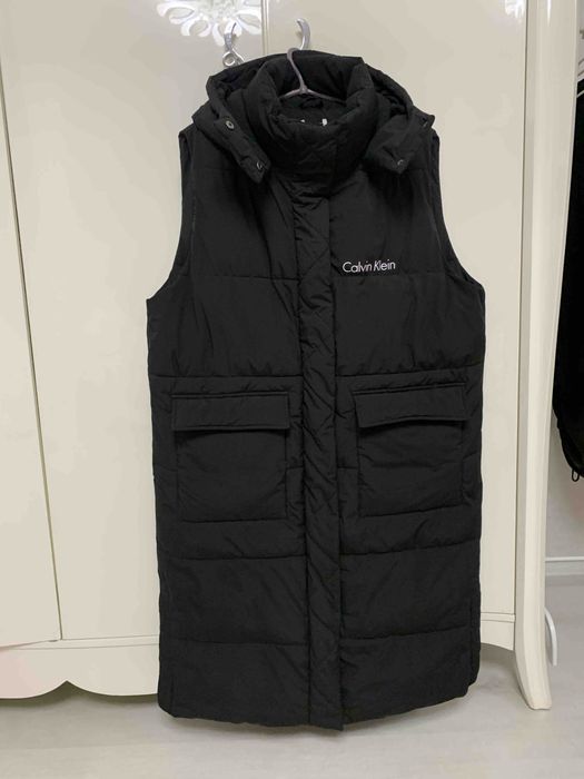 Calvin Klein 50-56 розміру жилетка пуховик чорний пальто куртка довга