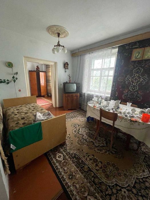 Продається Будинок м. Ланівці вул. Українська 12 центр міста.