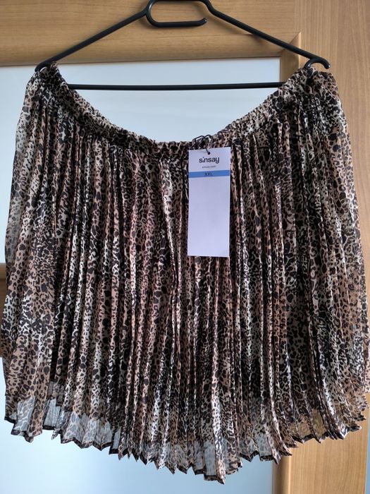 Spódnica plisowana w panterkę