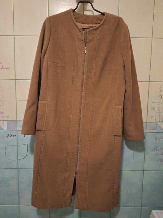 Polski wełniany płaszcz damski w kolorze camel