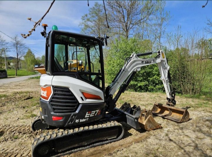 Wynajem wozidła miniładowarki bobcat minikoparki