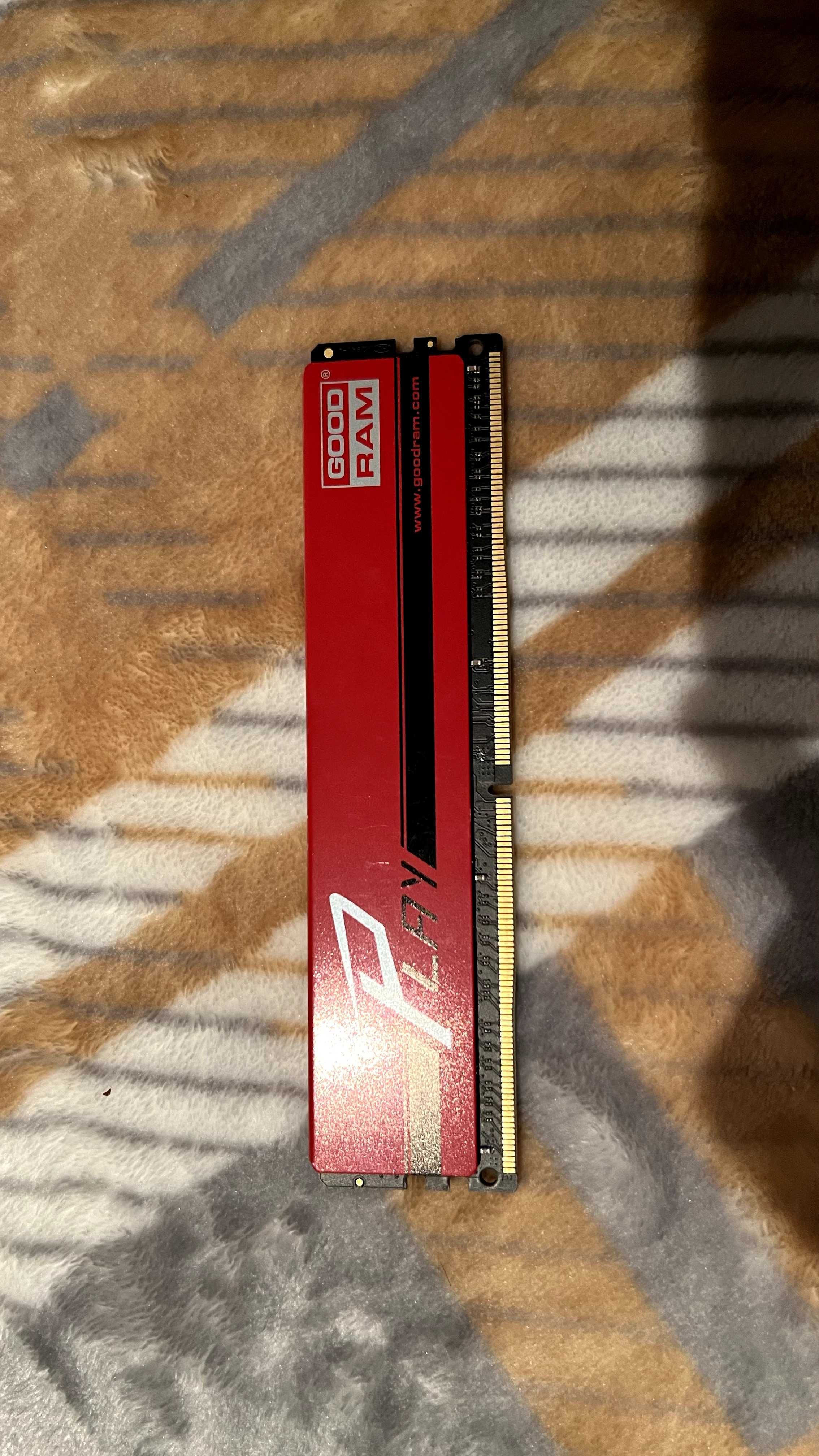 Оперативна памʼять GOODRAM GYR2400D464L15/8G